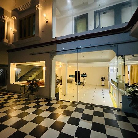 The Lavish Stay Varanasi Exterior photo