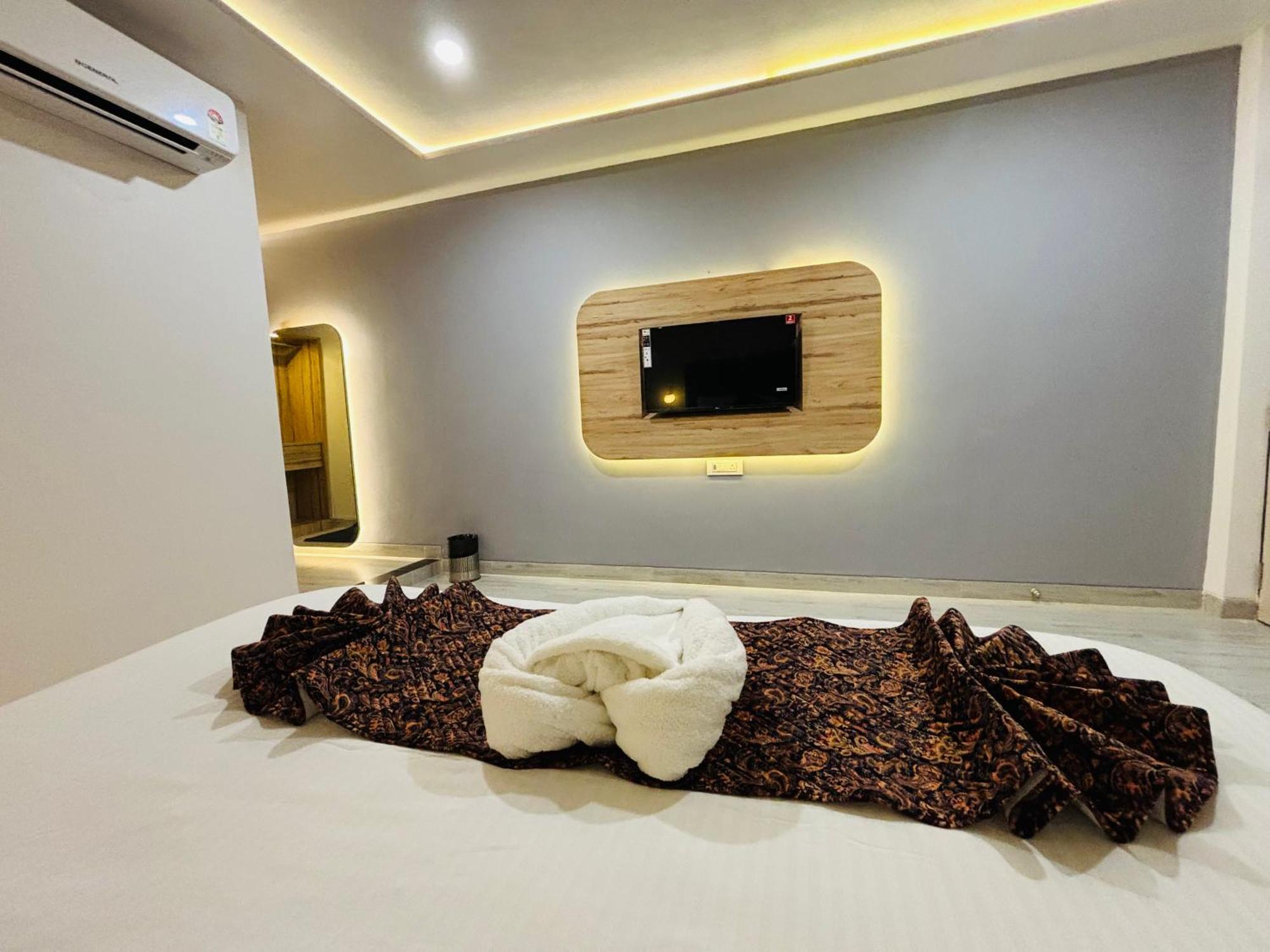 The Lavish Stay Varanasi Exterior photo